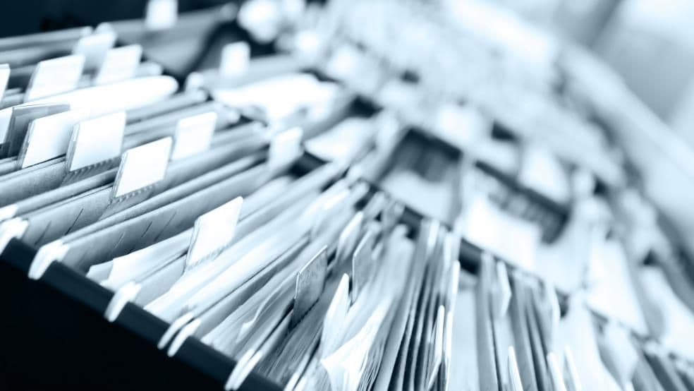 НОВЫЕ РЕДАКЦИИ ДОКУМЕНТОВ, РЕГЛАМЕНТИРУЮЩИХ ОБСЛУЖИВАНИЕ КЛИЕНТОВ